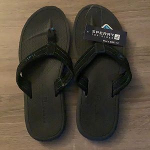 Sperry flip flops